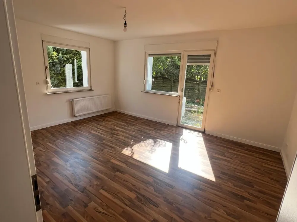 Erstbezug Kernsanierte 3 Zimmer Wohnung 80qm mit Garten