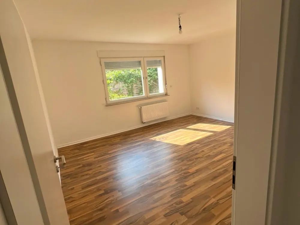 Erstbezug Kernsanierte 3 Zimmer Wohnung 80qm mit Garten