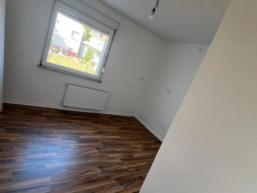 Erstbezug Kernsanierte 3 Zimmer Wohnung 80qm mit Garten