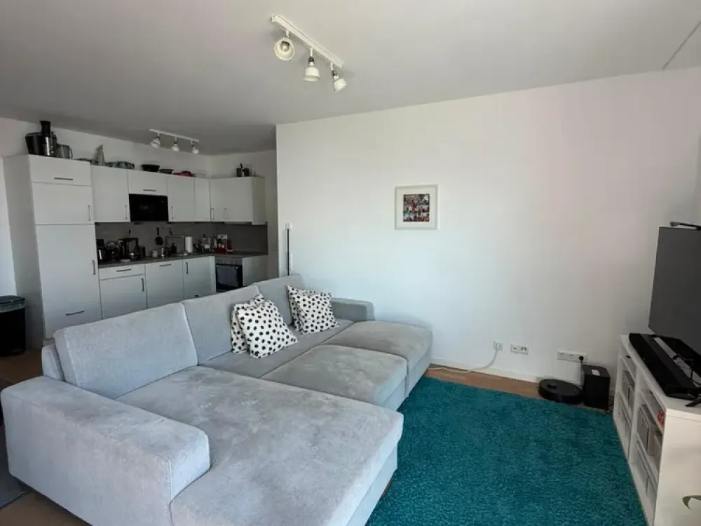 Beautiful 3-Room Apartment with Balcony in Frankfurt-Niederrad