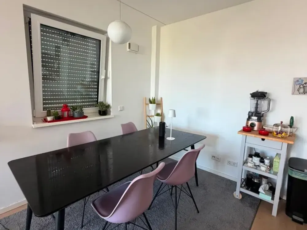 Beautiful 3-Room Apartment with Balcony in Frankfurt-Niederrad