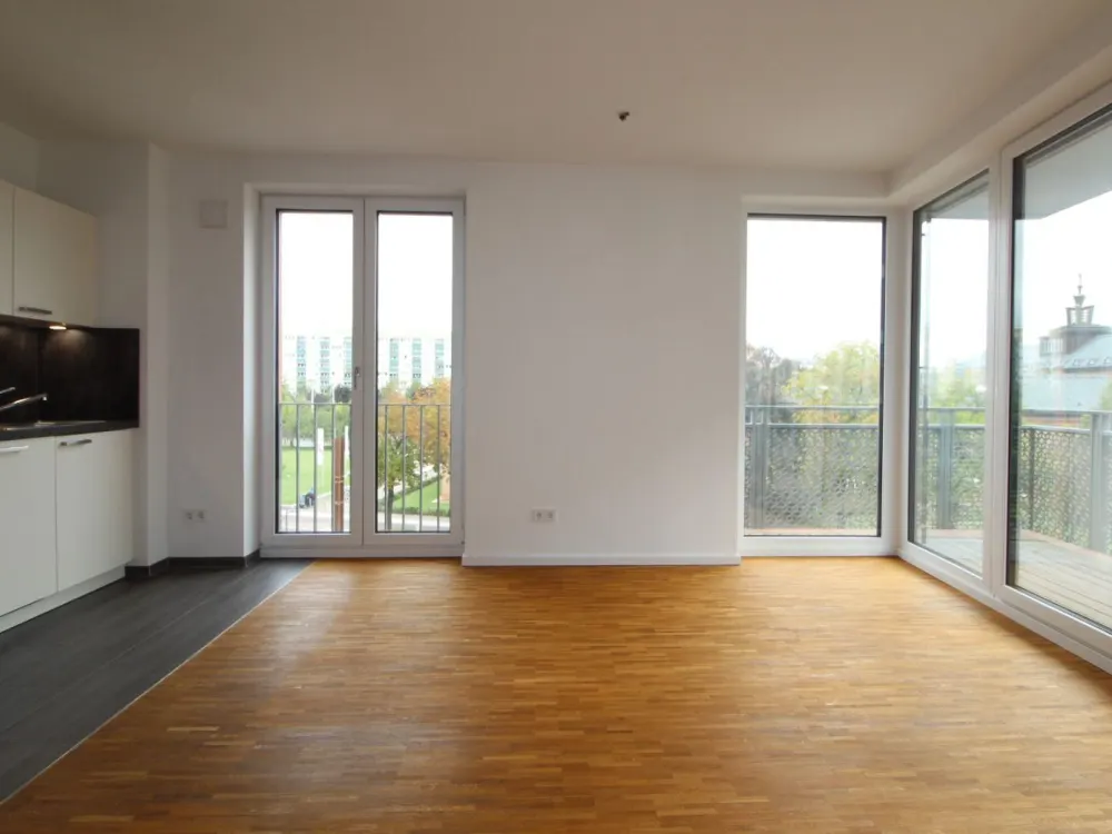 **Großzügie 4- Zimmer-Wohnung im 3.OG mit EBK, Balkon, HWR und Gäste-WC**
