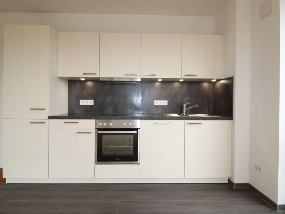 **Großzügie 4- Zimmer-Wohnung im 3.OG mit EBK, Balkon, HWR und Gäste-WC**