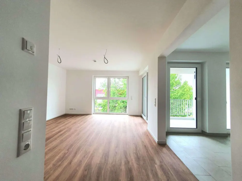 ROLLSTUHLGERECHTE 2-Zimmer Wohnung mit Loggia!