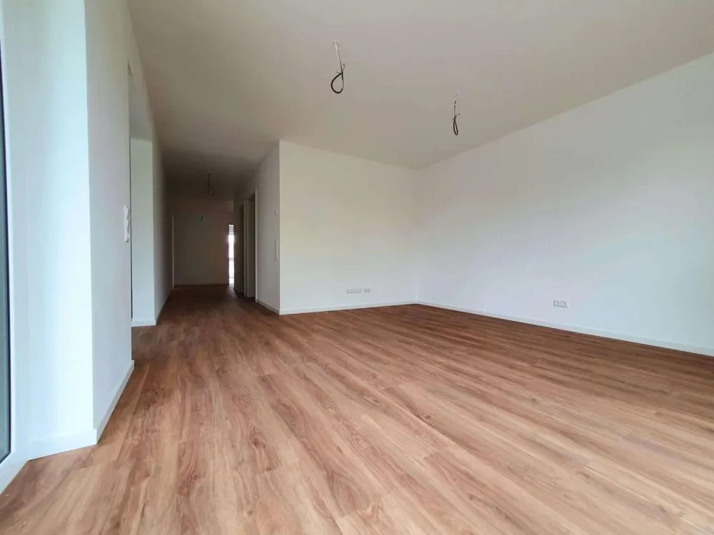ROLLSTUHLGERECHTE 2-Zimmer Wohnung mit Loggia!