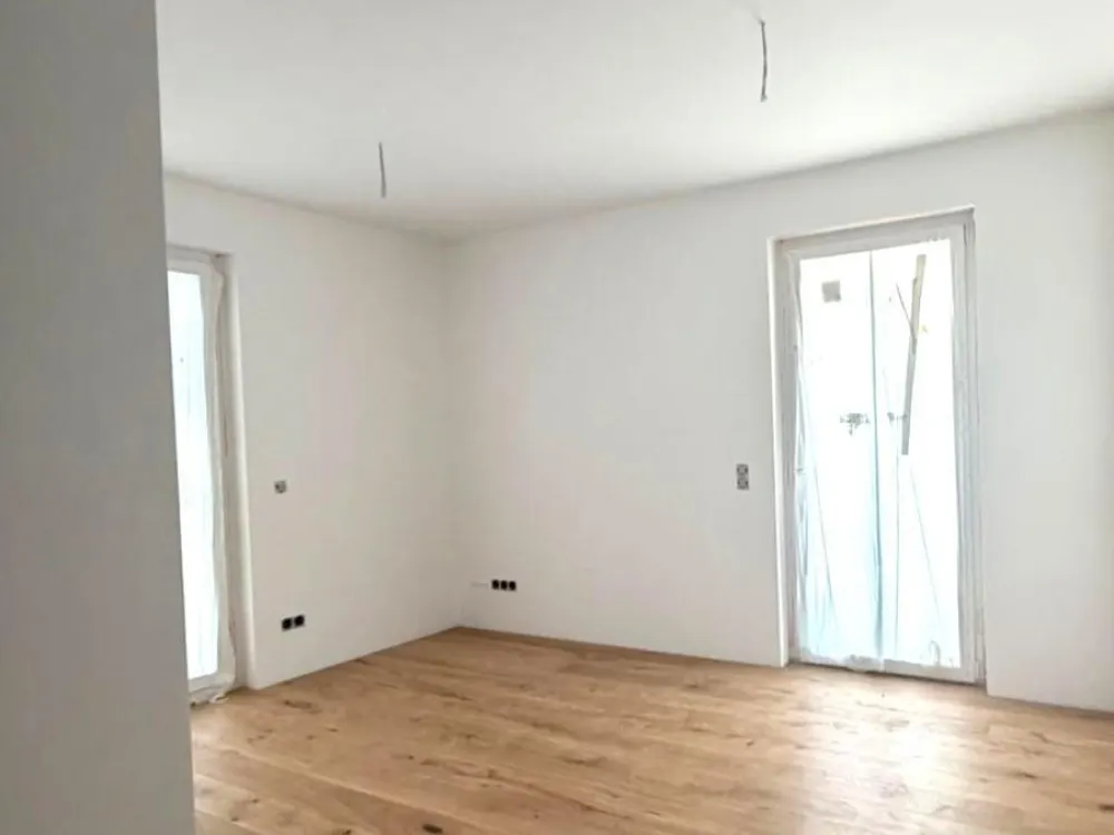 Lichtdurchflutete 4-RW mit Balkon & exklusiver Ausstattung wartet auf Sie!