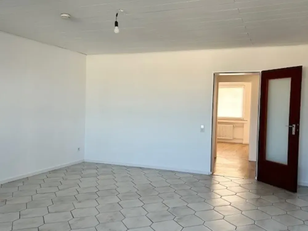 Renovierte 3-Zimmerwohnung mit Balkon