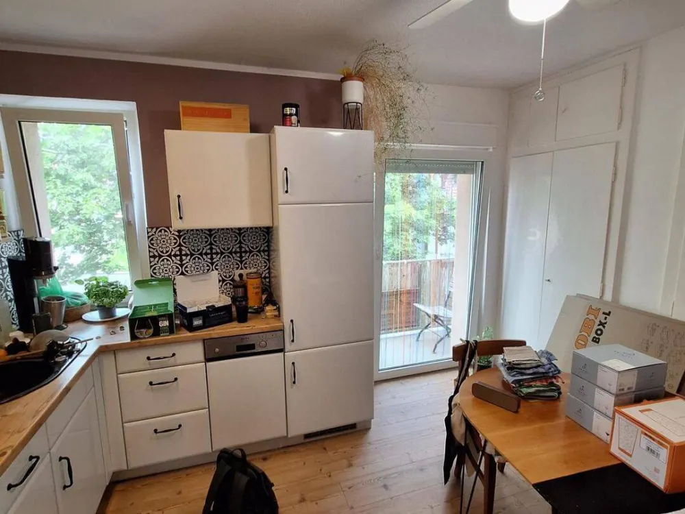 Großzügige 2-Zimmer-Wohnung mit 2 Balkone im 4. Obergeschoss in 90459 Nürnberg