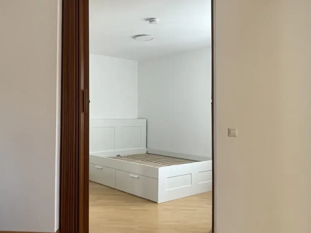 Teilmöblierte 1,5-Zimmer-Wohnung mit Einbauküche und Balkon in Botnang