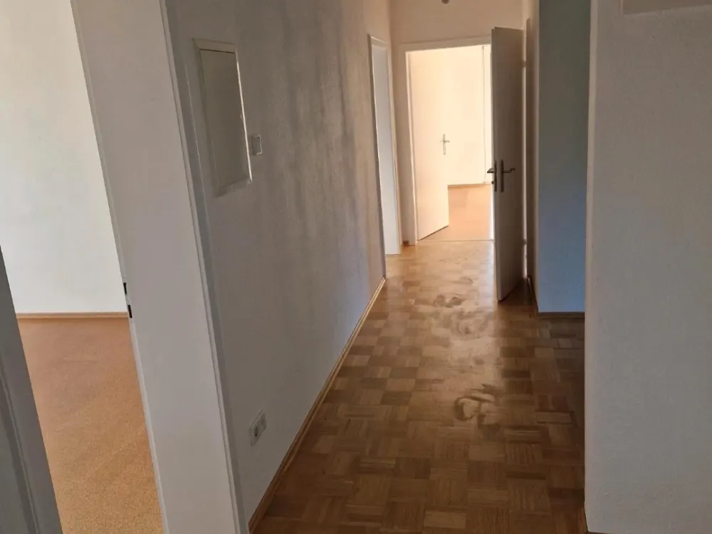 Helle 4,5-Zimmer-Wohnung + Balkon + opt. Garage