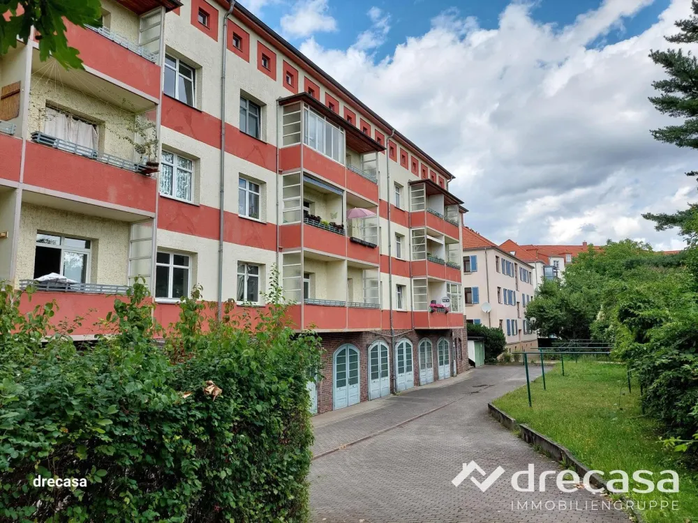 Praktische 2-R-EG-Whg Wohnküche + Wanne + Balkon!