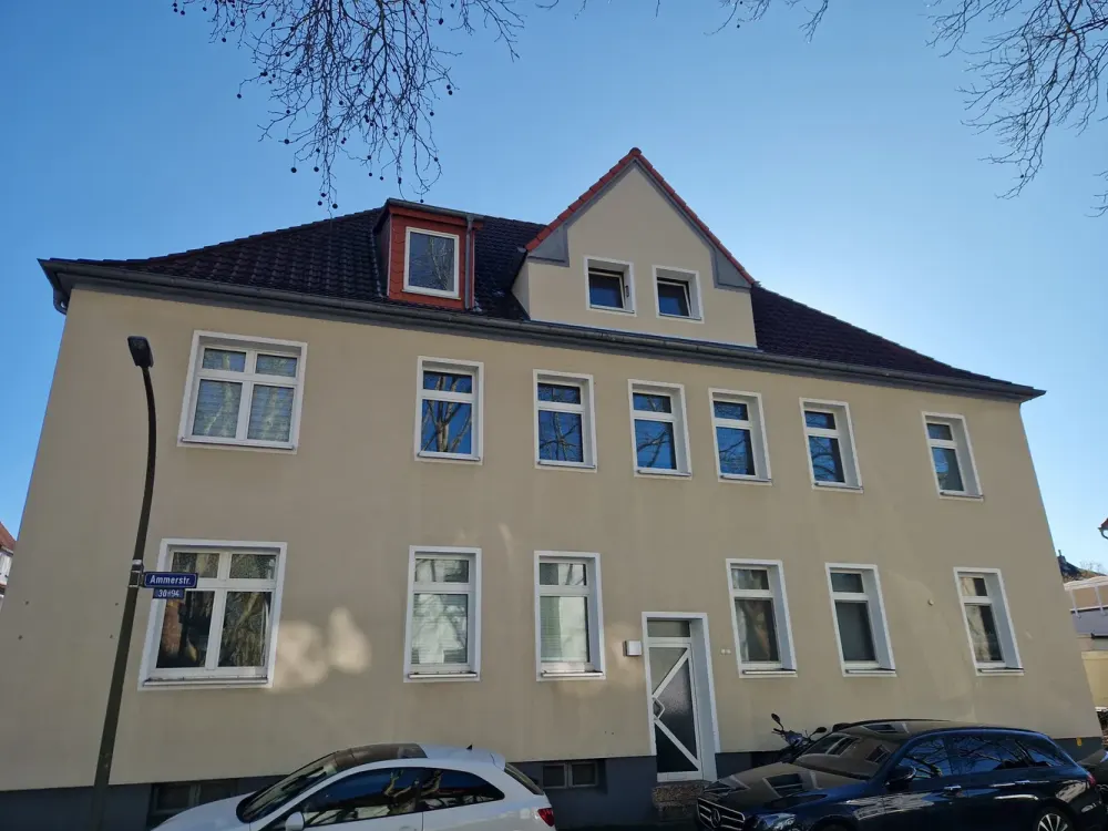 Hoch hinaus mit viel Platzspaß: renovierte 2-Zi.-DG-Wohnung