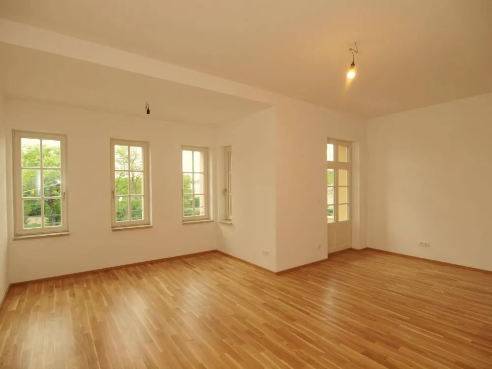 :-) +NÄHE BMW/PORSCHE/DHL/MESSE.. EDLE 2-ZIMMER-WOHNUNG MIT EBK!+HOCHWERTIGE AUSSTATTUNG+GEPFLEGTES MFH+