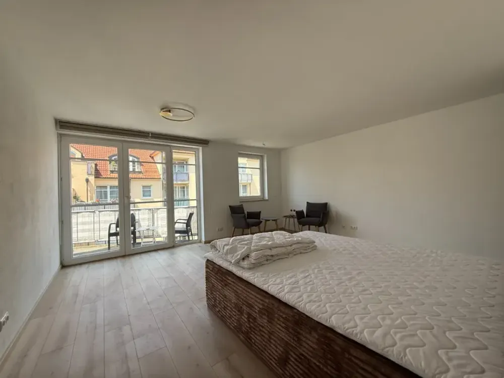 Sanierte 1-Raum Wohnung mit Balkon, EBK und Stellplatz