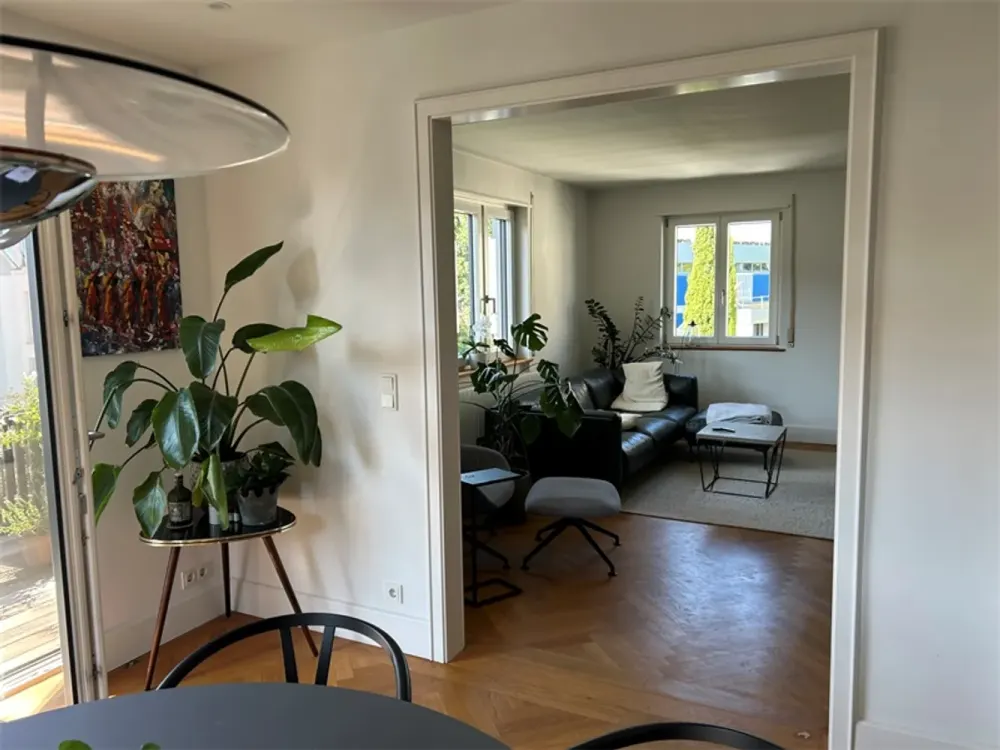 Moderne 4- Zimmerwohnung in Stuttgart-Zuffenhausen mit Balkon