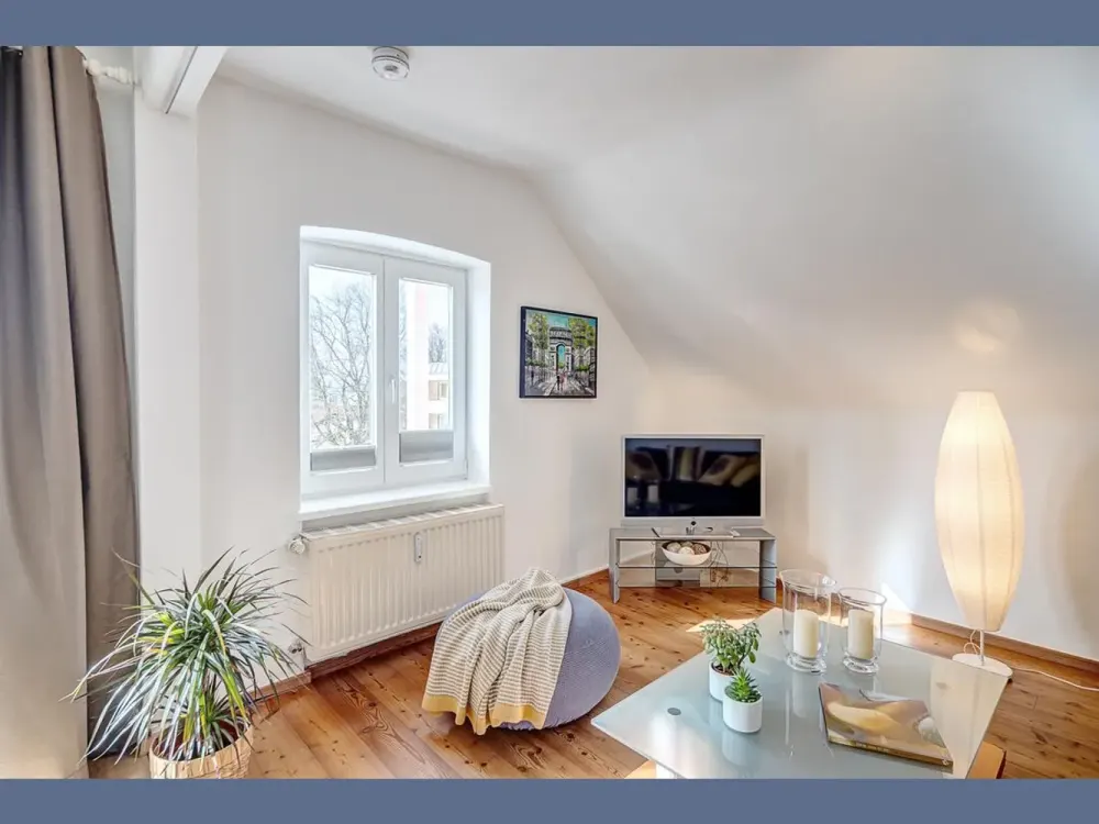 Furnished: Sunny, Brightly Furnished Apartment in Starnberg