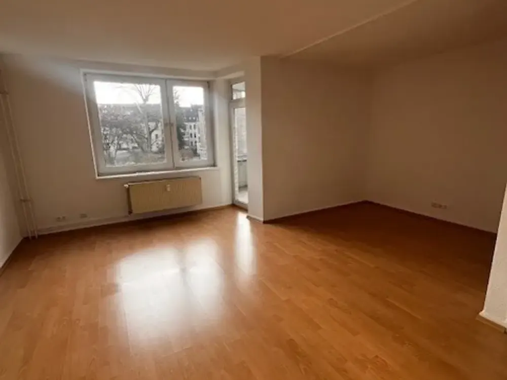 Beautiful, bright 1-room apartment with balcony in Kleefeld