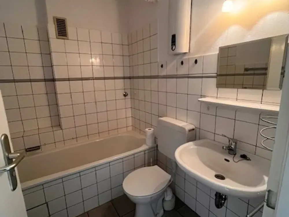 Beautiful, bright 1-room apartment with balcony in Kleefeld