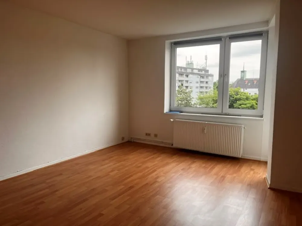 Beautiful, bright 1-room apartment with balcony in Kleefeld