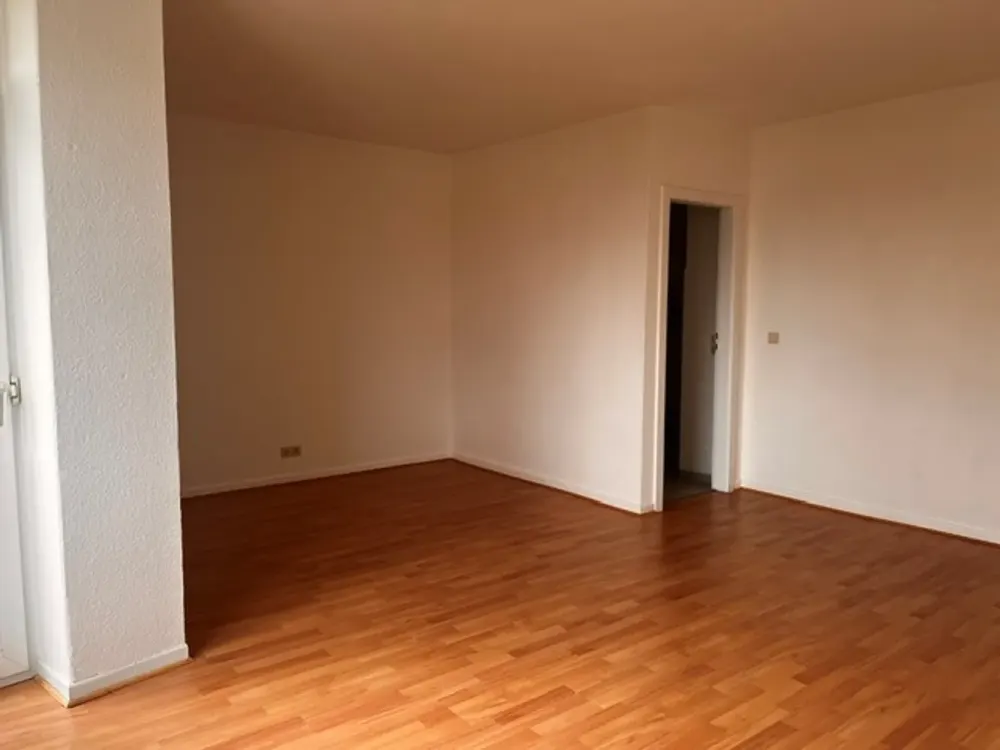 Beautiful, bright 1-room apartment with balcony in Kleefeld