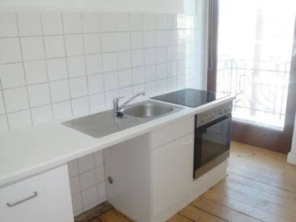 Attraktive 2-Zimmer-Altbauwohnung mit Balkon im Reiherstiegviertel in der Veringstr. 28, 21107 Hamburg