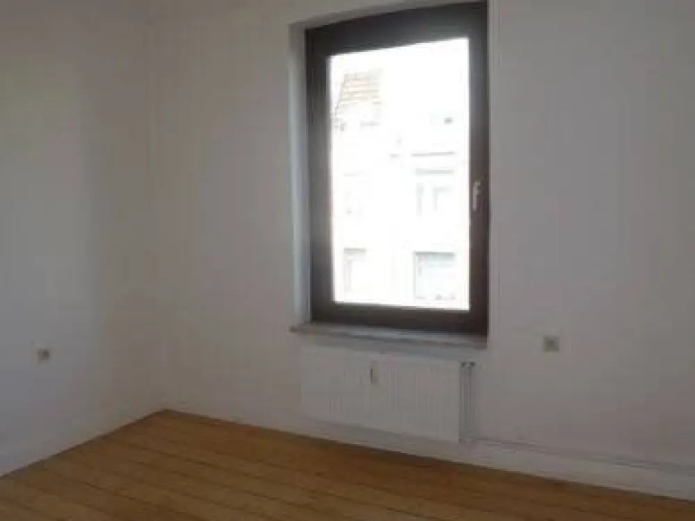 Attraktive 2-Zimmer-Altbauwohnung mit Balkon im Reiherstiegviertel in der Veringstr. 28, 21107 Hamburg