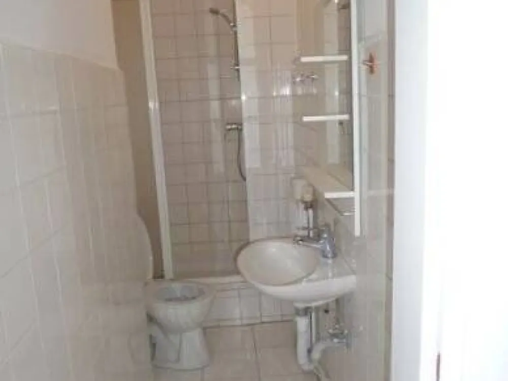Attraktive 2-Zimmer-Altbauwohnung mit Balkon im Reiherstiegviertel in der Veringstr. 28, 21107 Hamburg