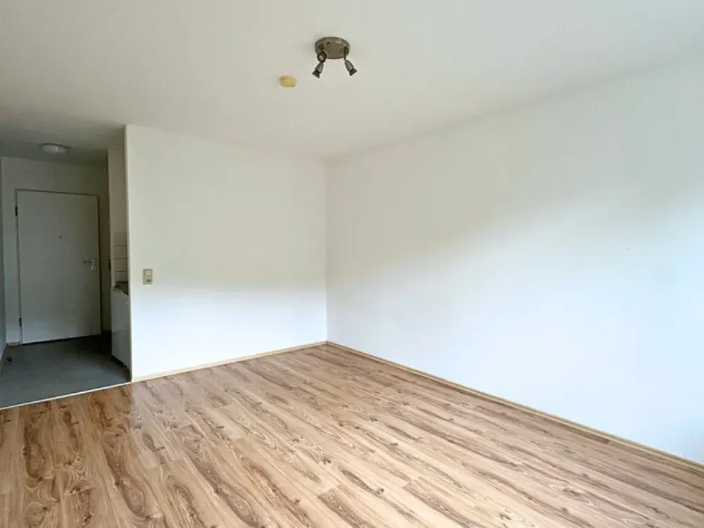 Helles 1-Zimmer-Apartment mit Küche, Uni-Nähe, zentral in Saarbrücken-Scheidt