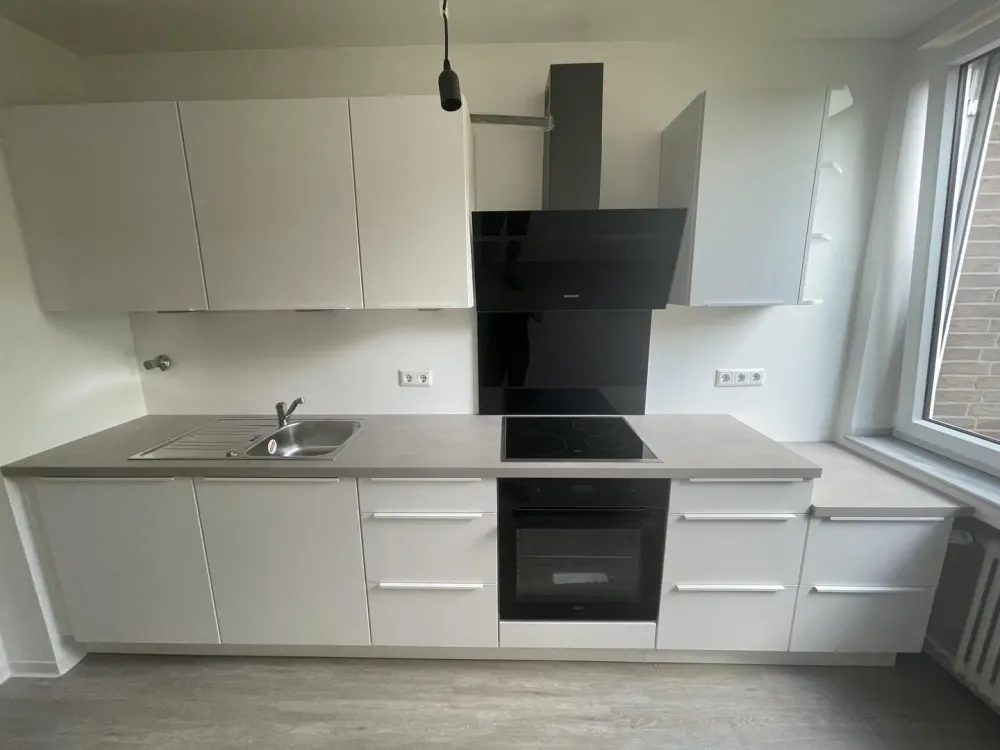 Top Lage in Heerdt - Top Wohnung - sehr gut geschnittene 4-Zimmer Wohnung - neue Küche