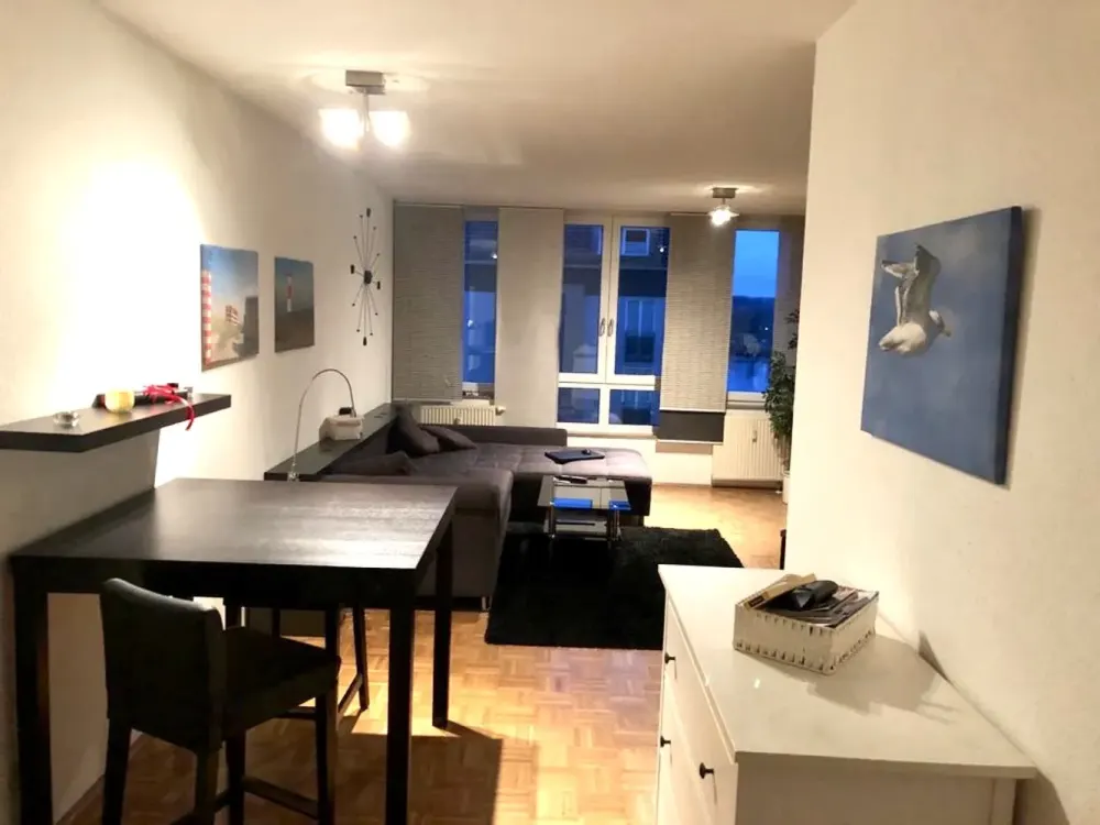 BENRATHER SCHLOßALLEE EXKLUSIVE KOMFORT WOHNUNG 1.OG BALKON TIEFGARAGE