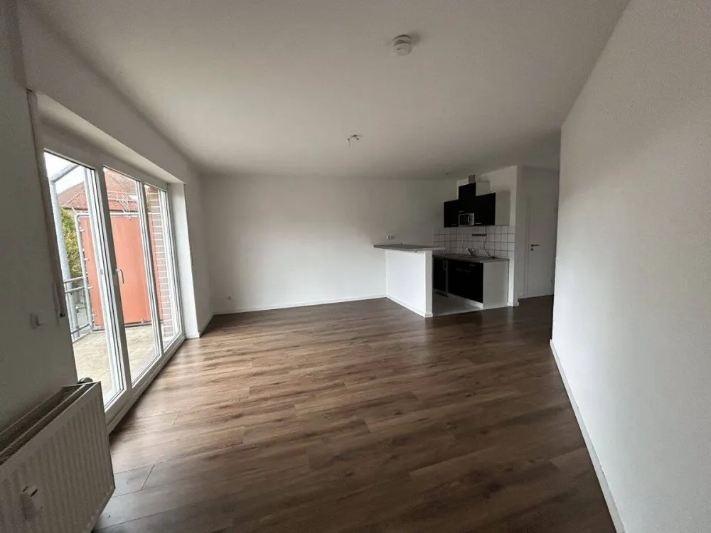 Bright 2-Room Apartment on the 2nd Floor with Kitchenette, Balcony and Parking Space
