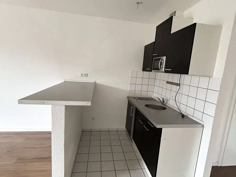 Bright 2-Room Apartment on the 2nd Floor with Kitchenette, Balcony and Parking Space