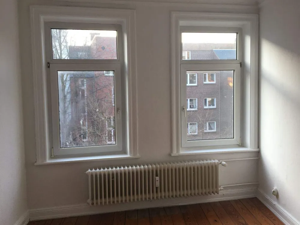 Winterhude: 2-Zi-Altbau mit Balkon, ideal als Wohnbüro, Praxis, Atelier