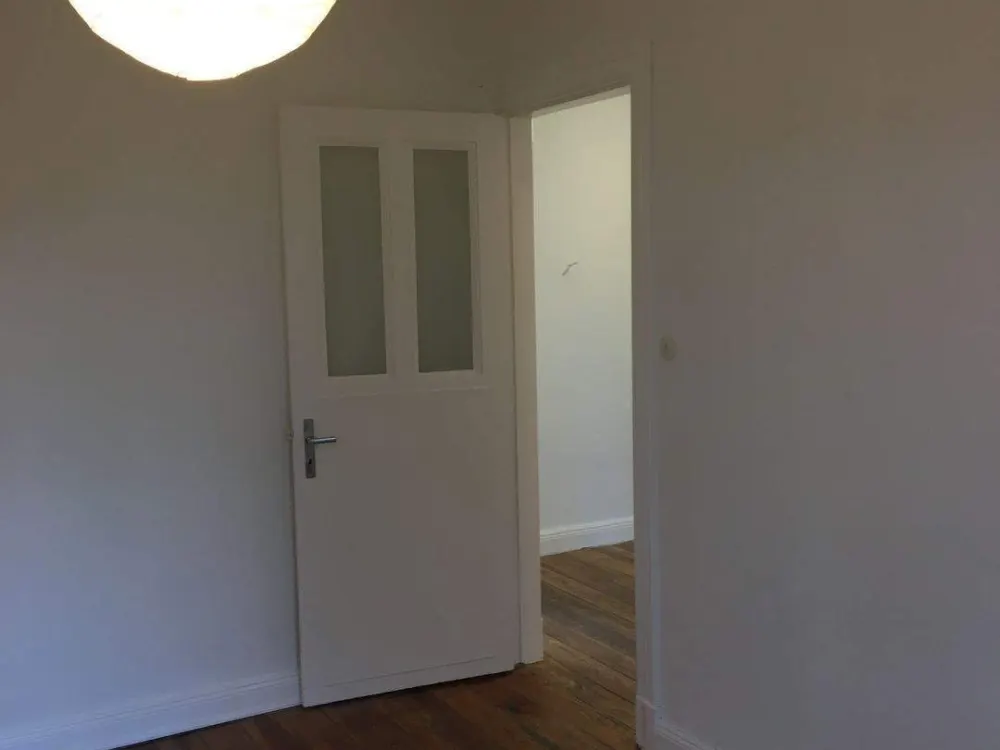 Winterhude: 2-Zi-Altbau mit Balkon, ideal als Wohnbüro, Praxis, Atelier