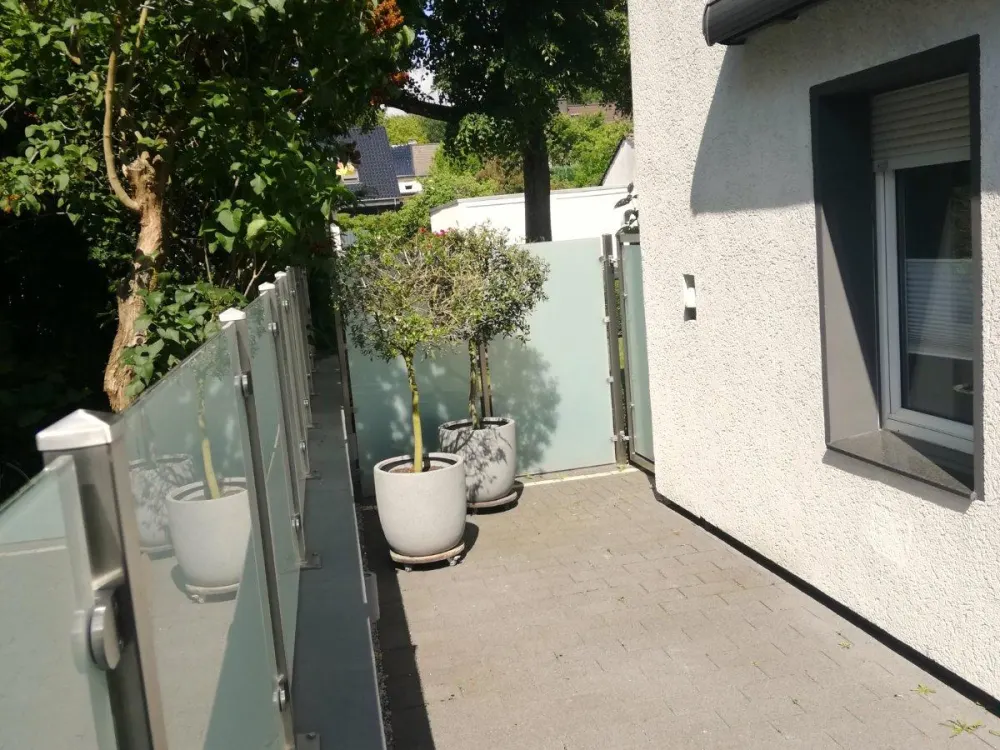Ratingen-Ost: Schöne, ruhige, voll ausgestattete, möbliert 2 Zimm