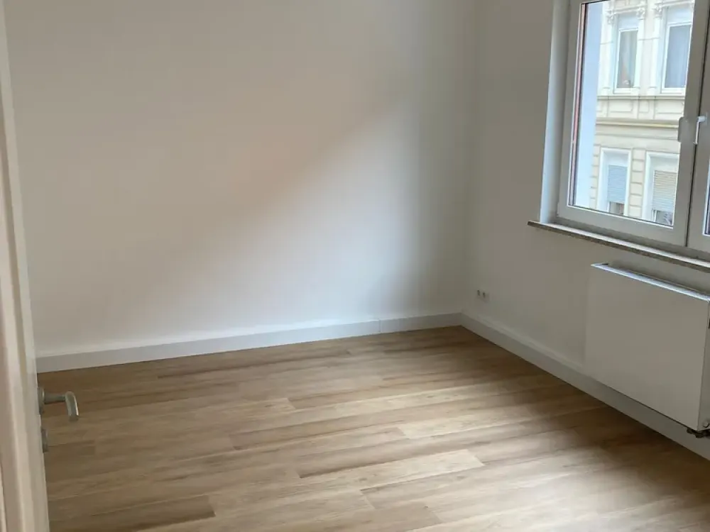 Schöne renovierte 3-Zimmer Wohnung mit Einbauküche *AB SOFORT VERFÜGBAR*