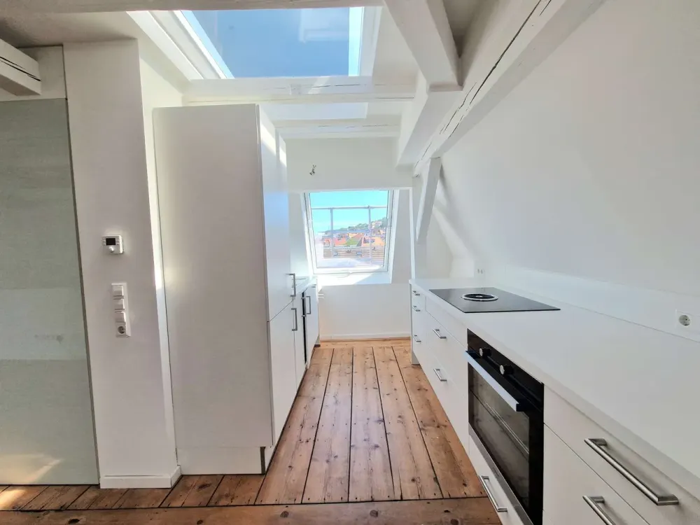 Exklusive Dachgeschoss-Maisonette in Stuttgart-Mitte, Mit großzügigem Balkon und Panoramablick