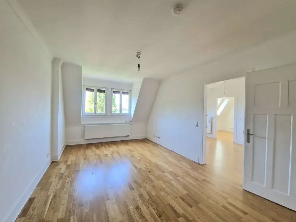 Exklusive Dachgeschoss-Maisonette in Stuttgart-Mitte, Mit großzügigem Balkon und Panoramablick
