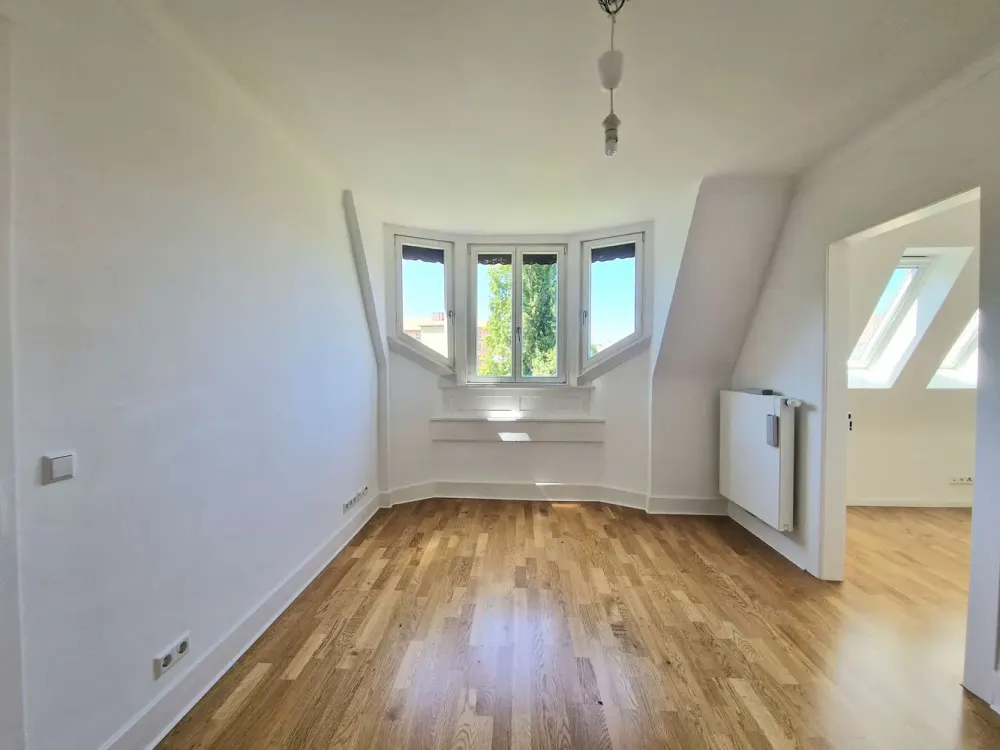 Exklusive Dachgeschoss-Maisonette in Stuttgart-Mitte, Mit großzügigem Balkon und Panoramablick
