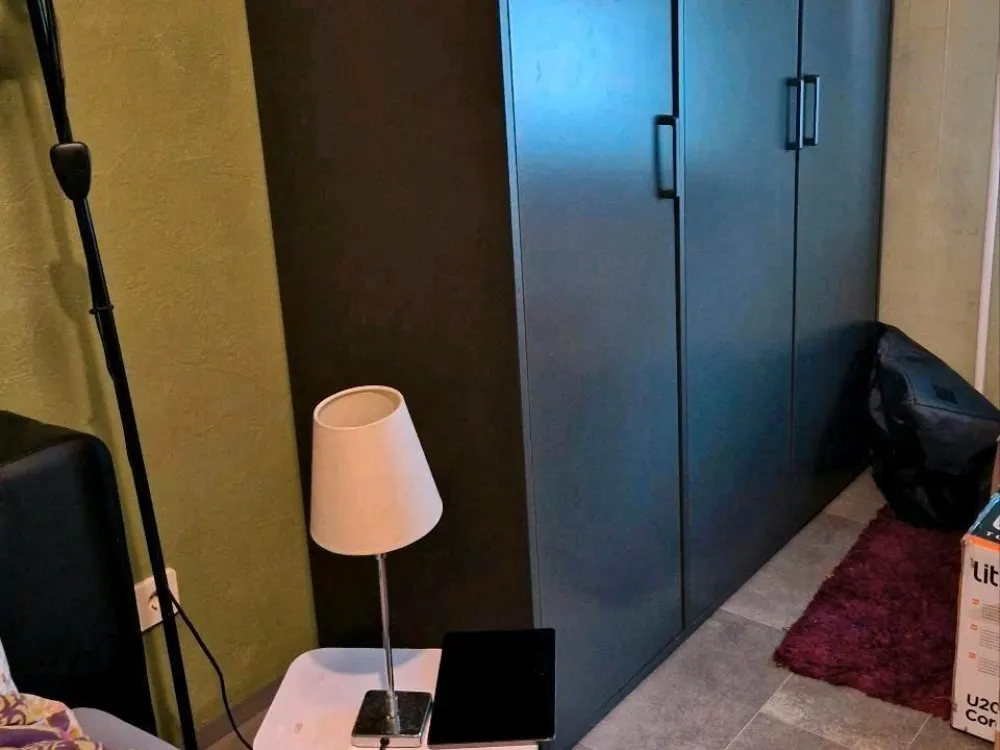 WG-Zimmer möbiliert zu vermieten an eine Frau
