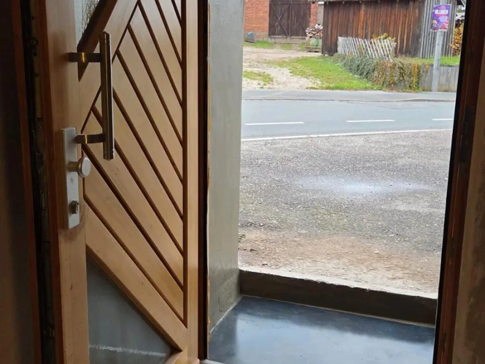 Renovated! Furnished 1-Room Apartment Veitsbronn Train/Lidl, Parking, 650€