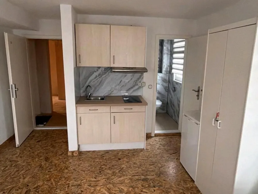 Renovated! Furnished 1-Room Apartment Veitsbronn Train/Lidl, Parking, 650€