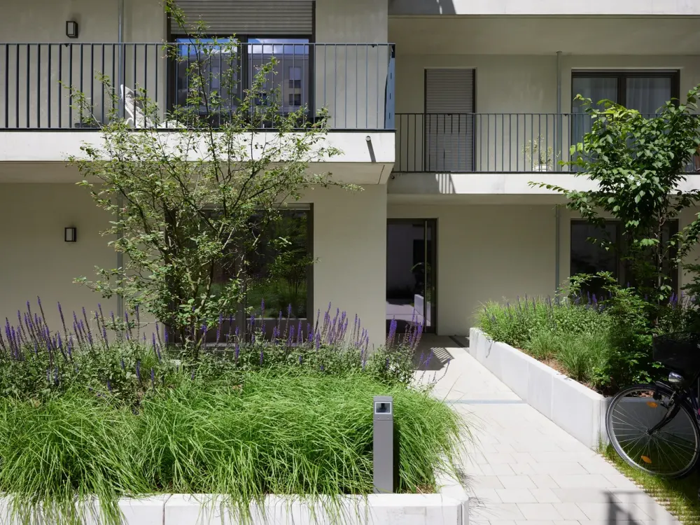 City-West - Stilvolle 2 Zimmer-Wohnung *schicke EBK *sonniger Balkon *TG-Parker optional