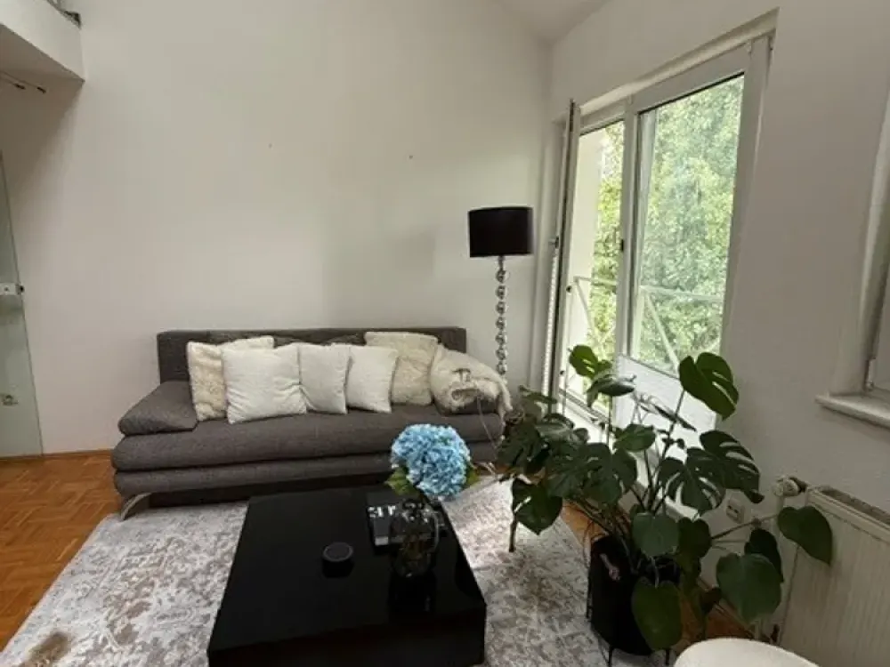 Living on Two Levels: Charming Maisonette Apartment in Dortmund
