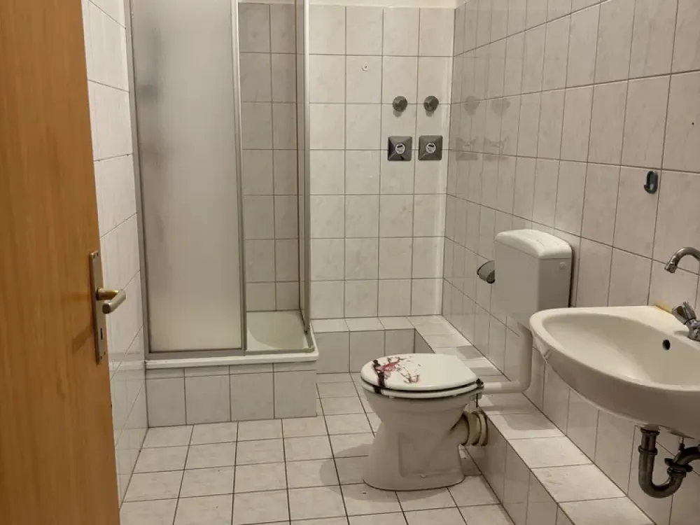 Frisch gestrichen! Großzügige 4- Zimmerwohnung im Zentrum