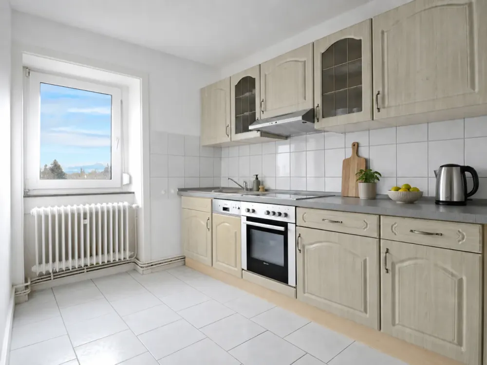 Living with Old Building Charm: 3-Room Apartment with Daylight Bathroom in Offenbach-Rumpenheim