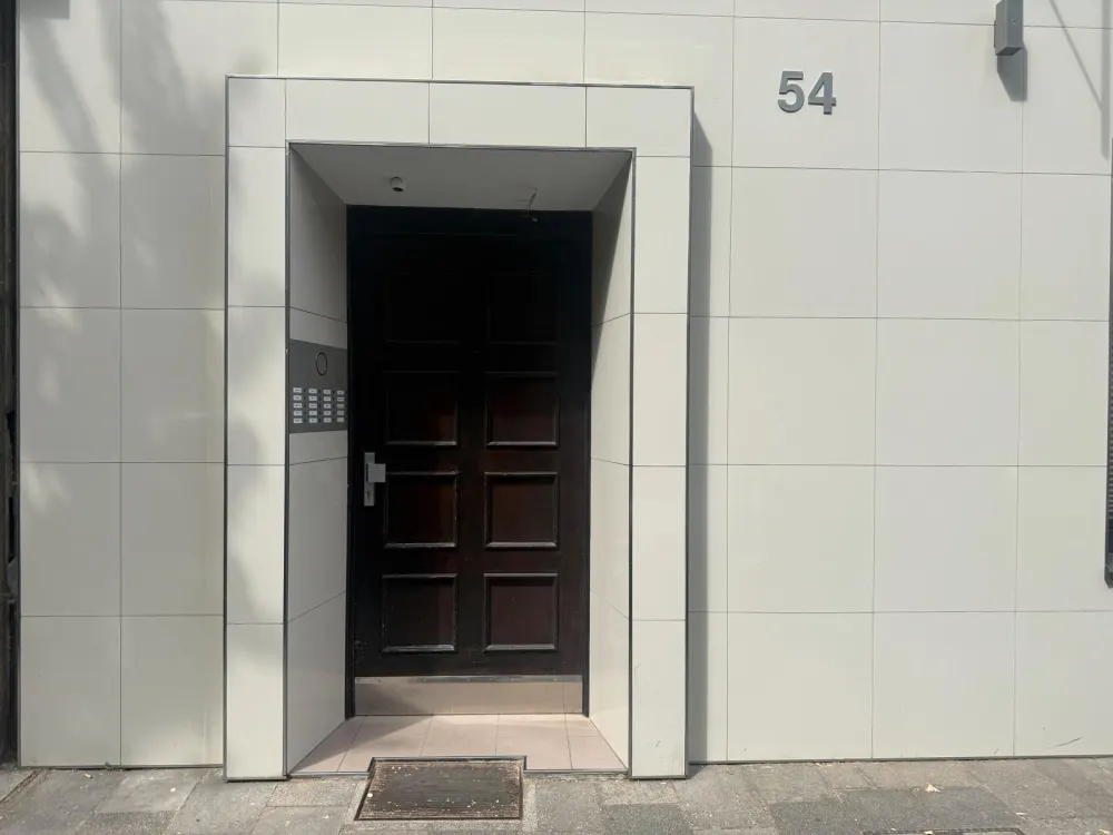 WG Wohnung / gründlich modernisierte 3Zi. Wohnung