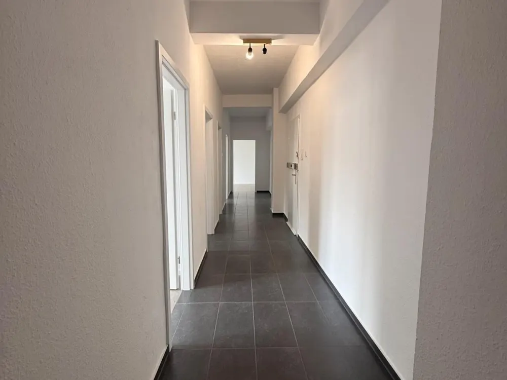 WG Wohnung / gründlich modernisierte 3Zi. Wohnung