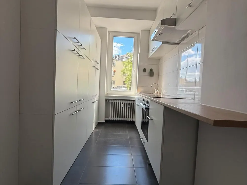 WG Wohnung / gründlich modernisierte 3Zi. Wohnung