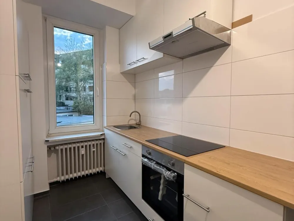 WG Wohnung / gründlich modernisierte 3Zi. Wohnung